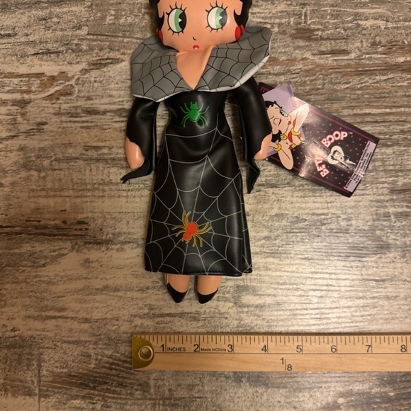 Betty Boop Halloween Doll - Picture 6 of 6